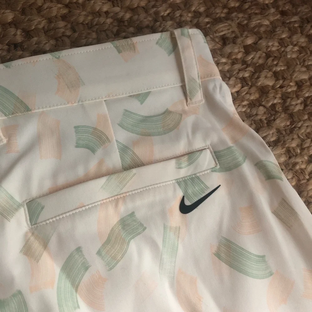 New w Tag: Nike Tour Golf Shorts. Size Medium or 32 Waist